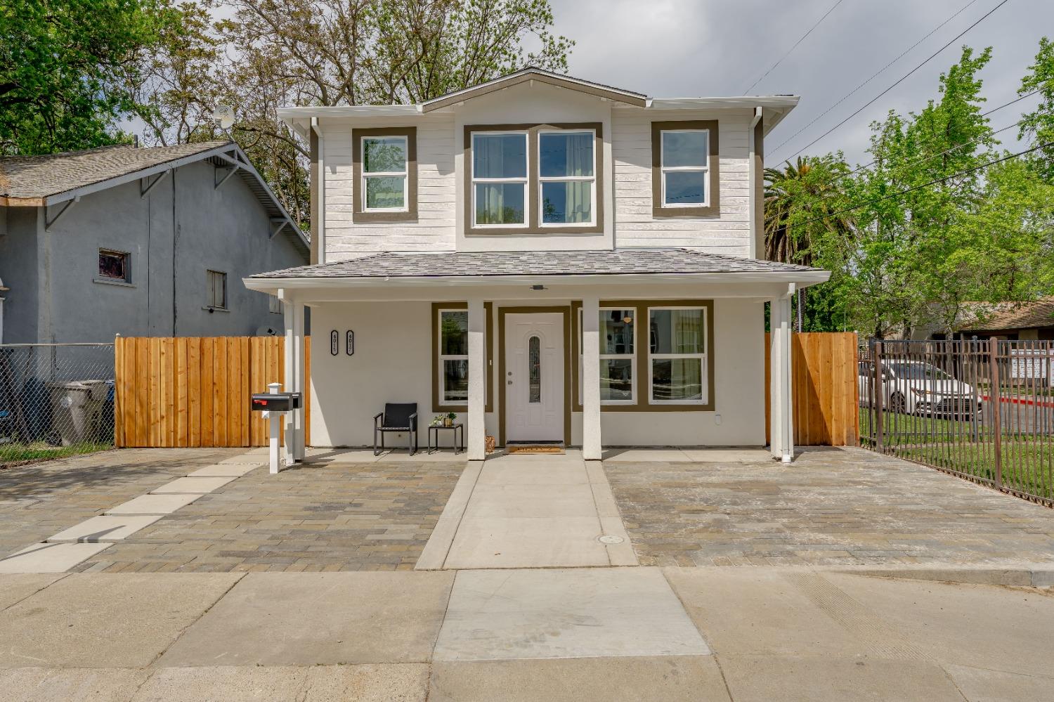 Detail Gallery Image 9 of 65 For 4017 Broadway, Sacramento,  CA 95817 - 4 Beds | 3/1 Baths