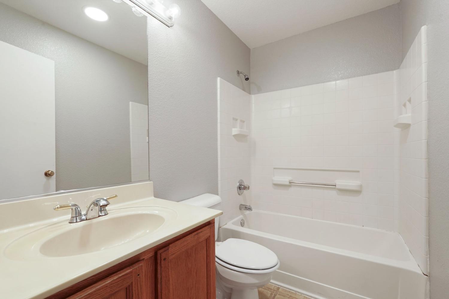 Detail Gallery Image 31 of 42 For 2755 Spring Hill Dr, Stockton,  CA 95206 - 3 Beds | 2 Baths