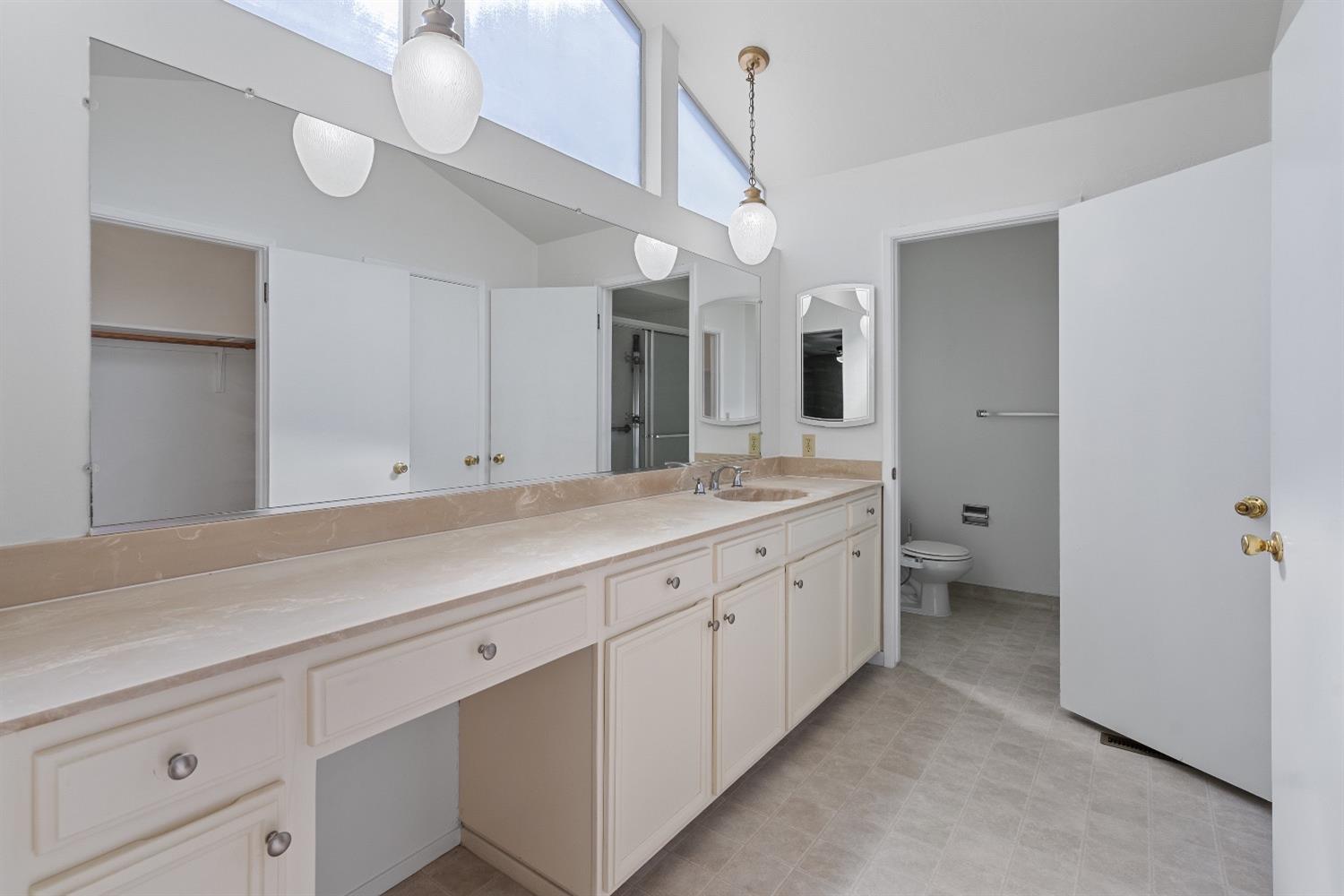 Detail Gallery Image 22 of 86 For 1365 Bright Oaks Ct, Los Altos,  CA 94024 - 4 Beds | 2 Baths
