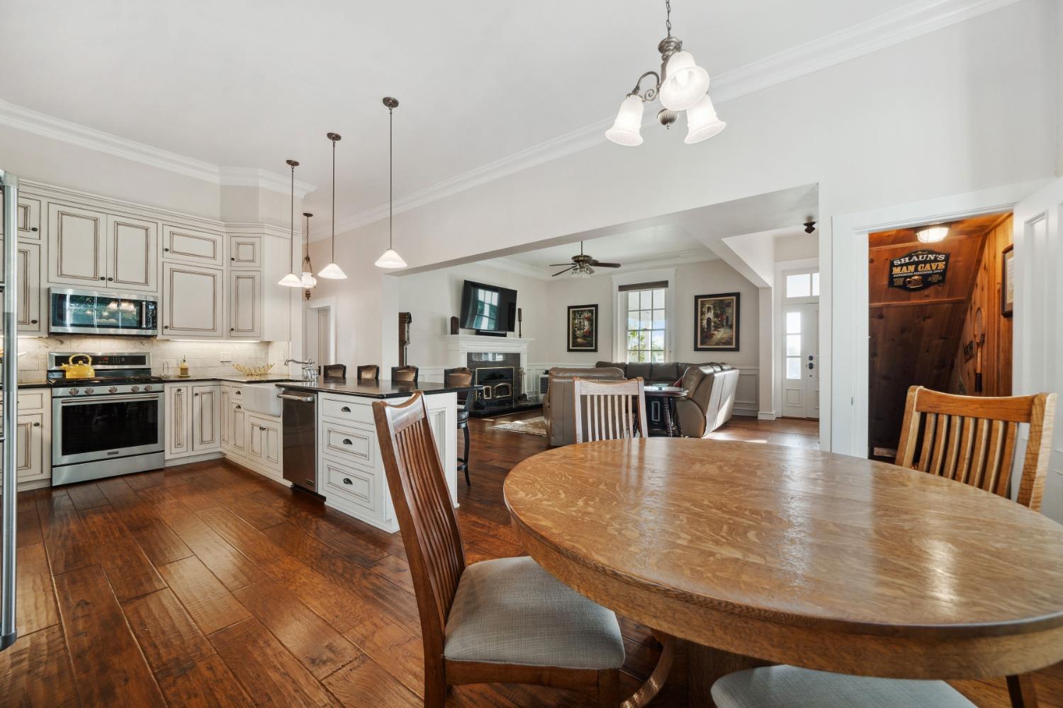 Detail Gallery Image 13 of 89 For 6321 North St, El Dorado,  CA 95623 - 4 Beds | 2/1 Baths