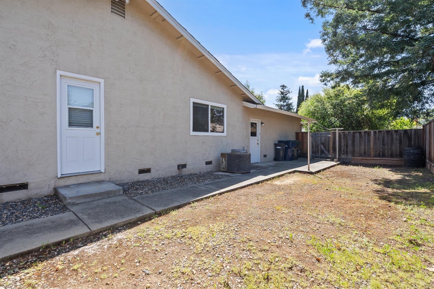 Detail Gallery Image 73 of 86 For 1365 Bright Oaks Ct, Los Altos,  CA 94024 - 4 Beds | 2 Baths