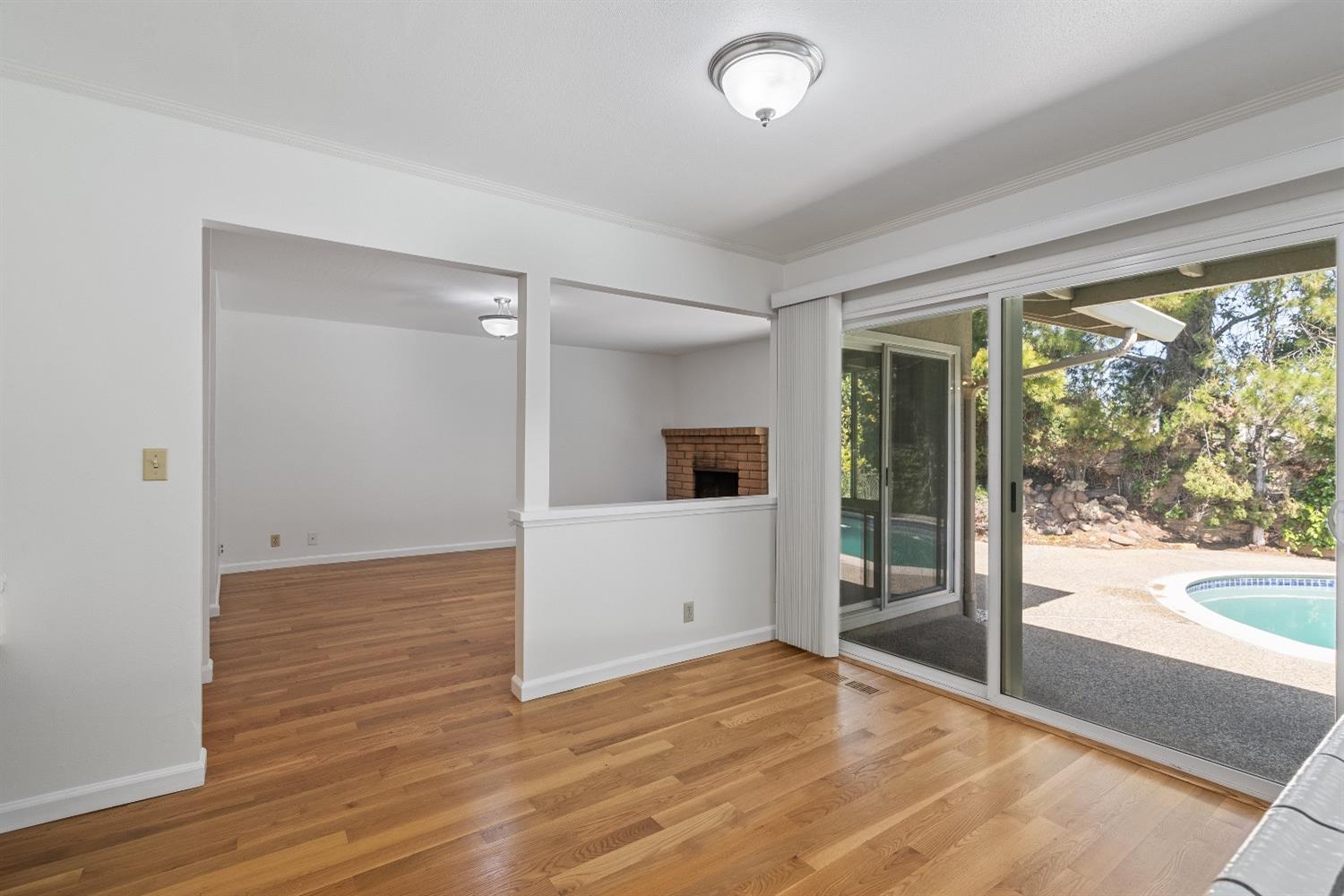Detail Gallery Image 33 of 86 For 1365 Bright Oaks Ct, Los Altos,  CA 94024 - 4 Beds | 2 Baths