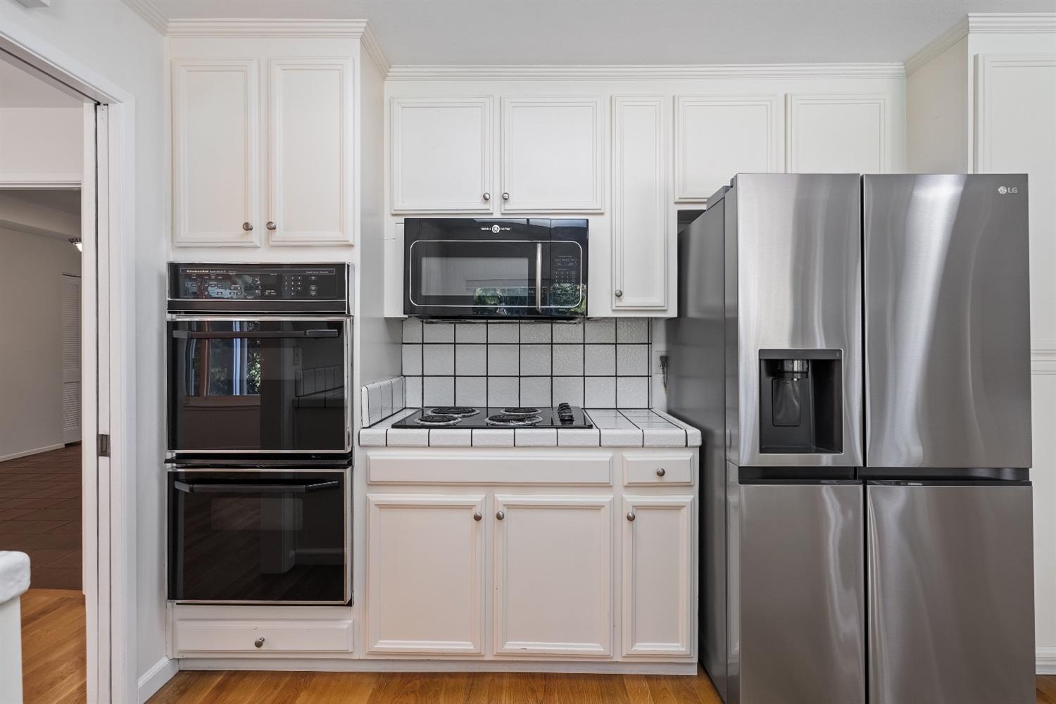 Detail Gallery Image 32 of 86 For 1365 Bright Oaks Ct, Los Altos,  CA 94024 - 4 Beds | 2 Baths