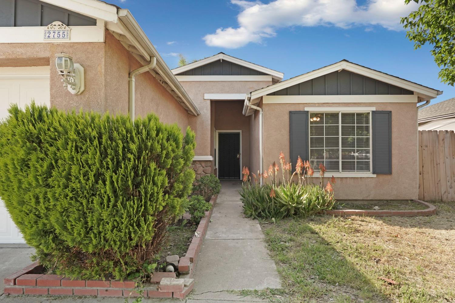 Detail Gallery Image 6 of 42 For 2755 Spring Hill Dr, Stockton,  CA 95206 - 3 Beds | 2 Baths
