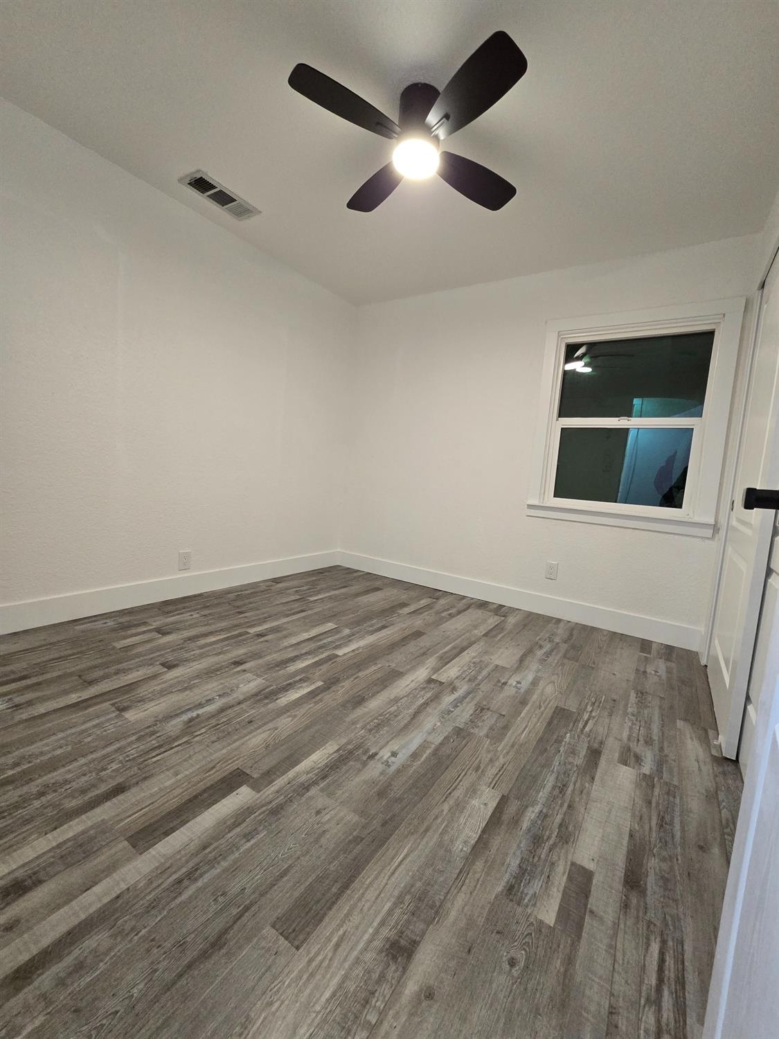 Detail Gallery Image 12 of 21 For 730 E Clay St, Stockton,  CA 95206 - 3 Beds | 1 Baths