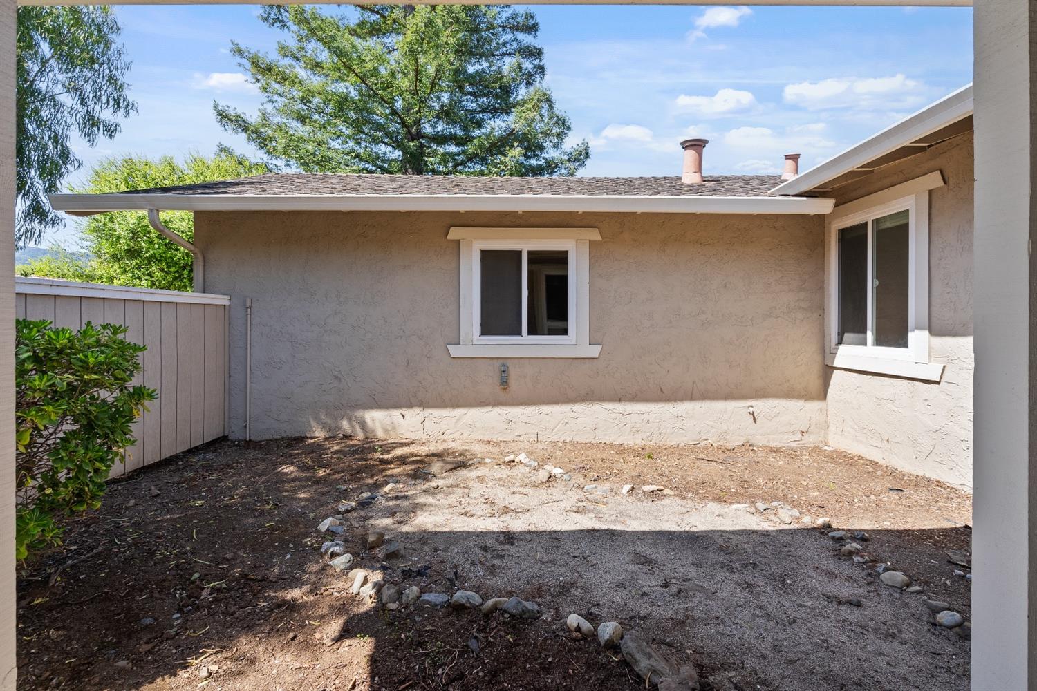 Detail Gallery Image 8 of 86 For 1365 Bright Oaks Ct, Los Altos,  CA 94024 - 4 Beds | 2 Baths