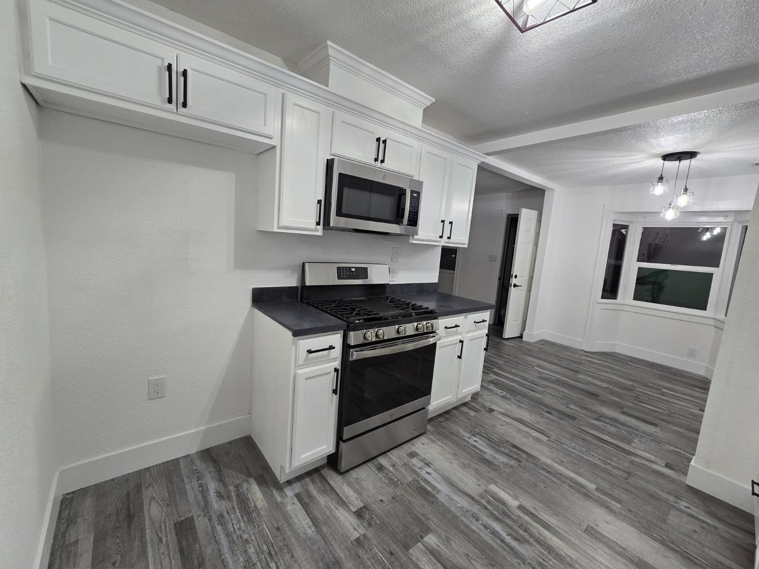 Detail Gallery Image 10 of 21 For 730 E Clay St, Stockton,  CA 95206 - 3 Beds | 1 Baths