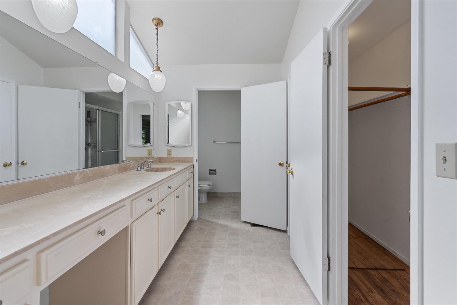 Detail Gallery Image 21 of 86 For 1365 Bright Oaks Ct, Los Altos,  CA 94024 - 4 Beds | 2 Baths