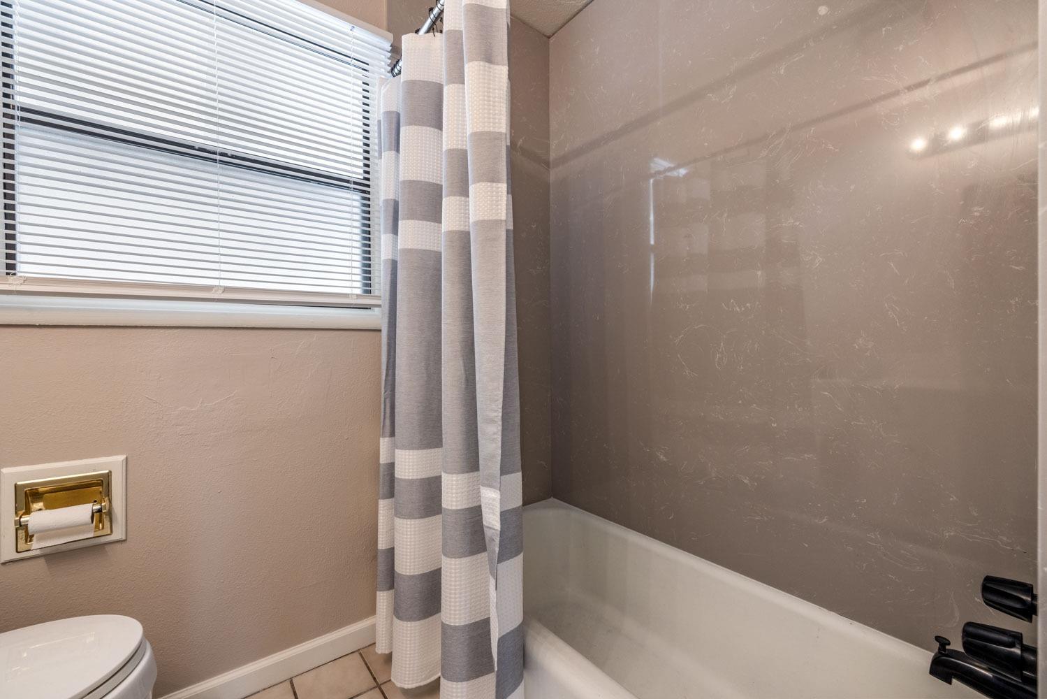 Detail Gallery Image 24 of 41 For 2017 Winning Ave, Modesto,  CA 95350 - 3 Beds | 1 Baths