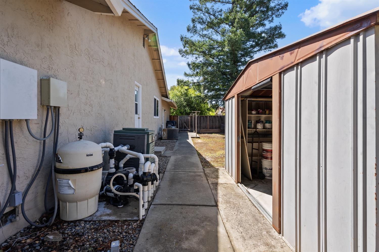 Detail Gallery Image 70 of 86 For 1365 Bright Oaks Ct, Los Altos,  CA 94024 - 4 Beds | 2 Baths