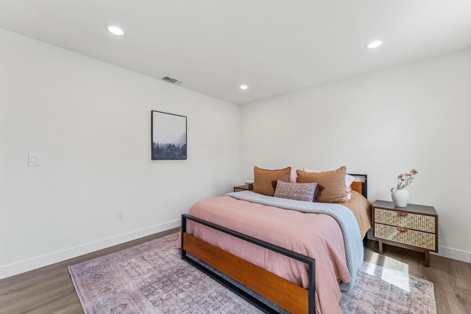 Detail Gallery Image 19 of 65 For 4017 Broadway, Sacramento,  CA 95817 - 4 Beds | 3/1 Baths