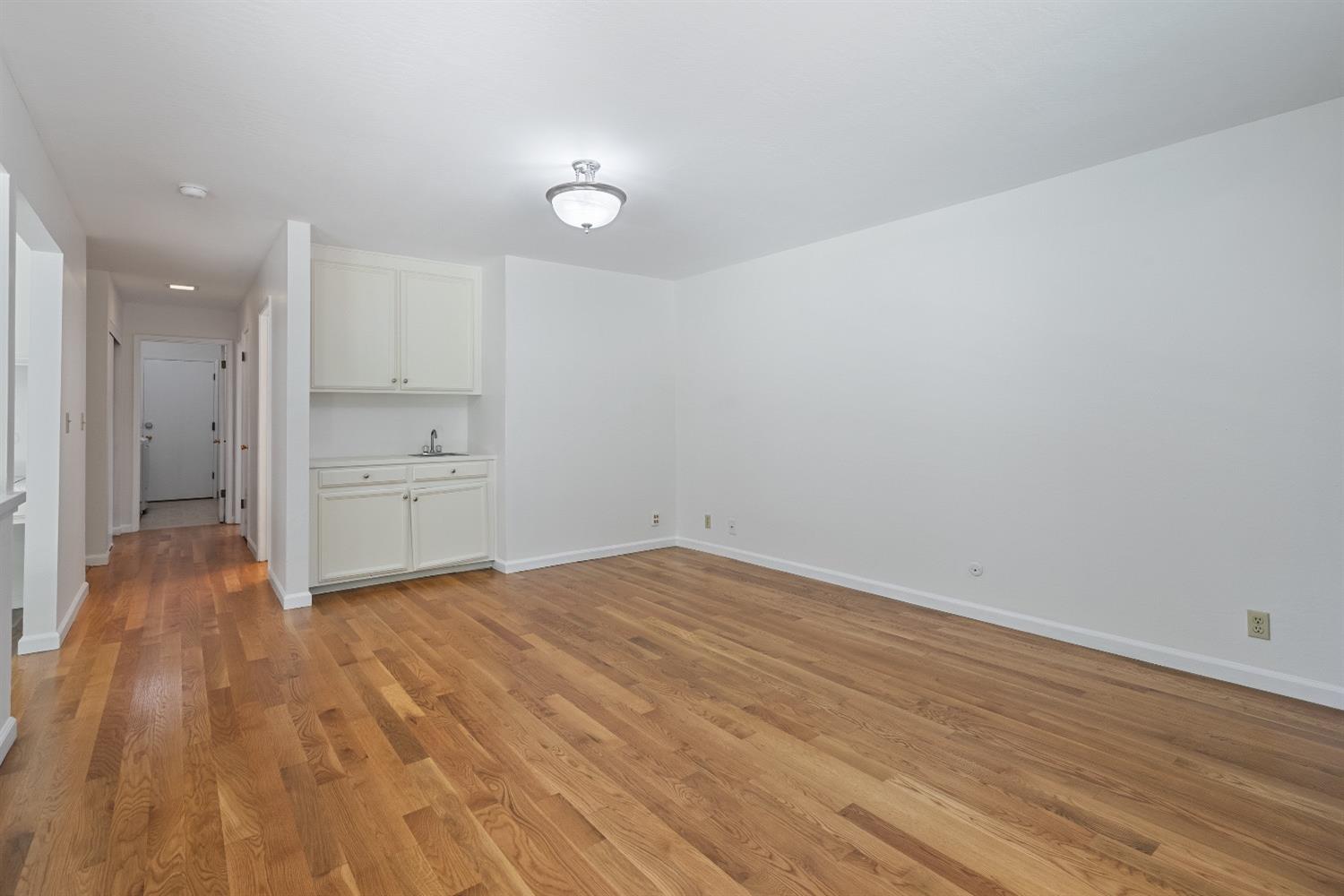 Detail Gallery Image 43 of 86 For 1365 Bright Oaks Ct, Los Altos,  CA 94024 - 4 Beds | 2 Baths