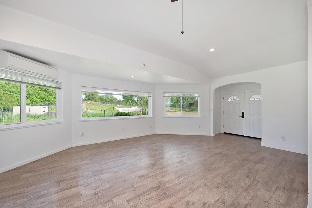 Detail Gallery Image 14 of 72 For 5800 Wilkinson Ln, Burson,  CA 95252 - 3 Beds | 3 Baths