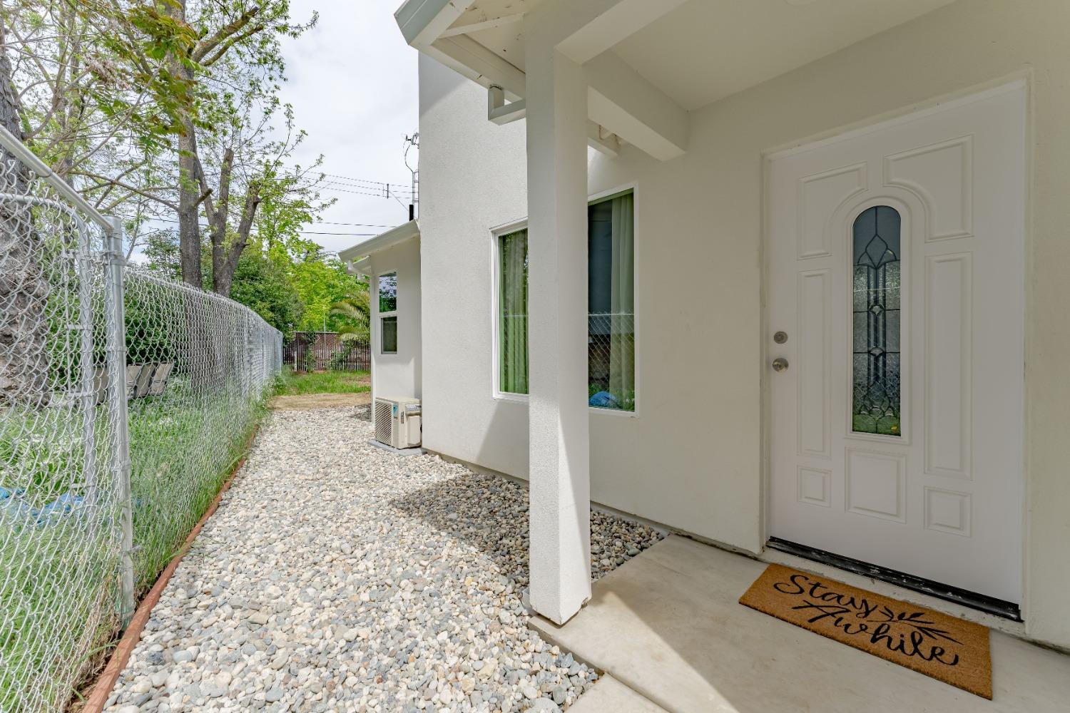 Detail Gallery Image 32 of 65 For 4017 Broadway, Sacramento,  CA 95817 - 4 Beds | 3/1 Baths
