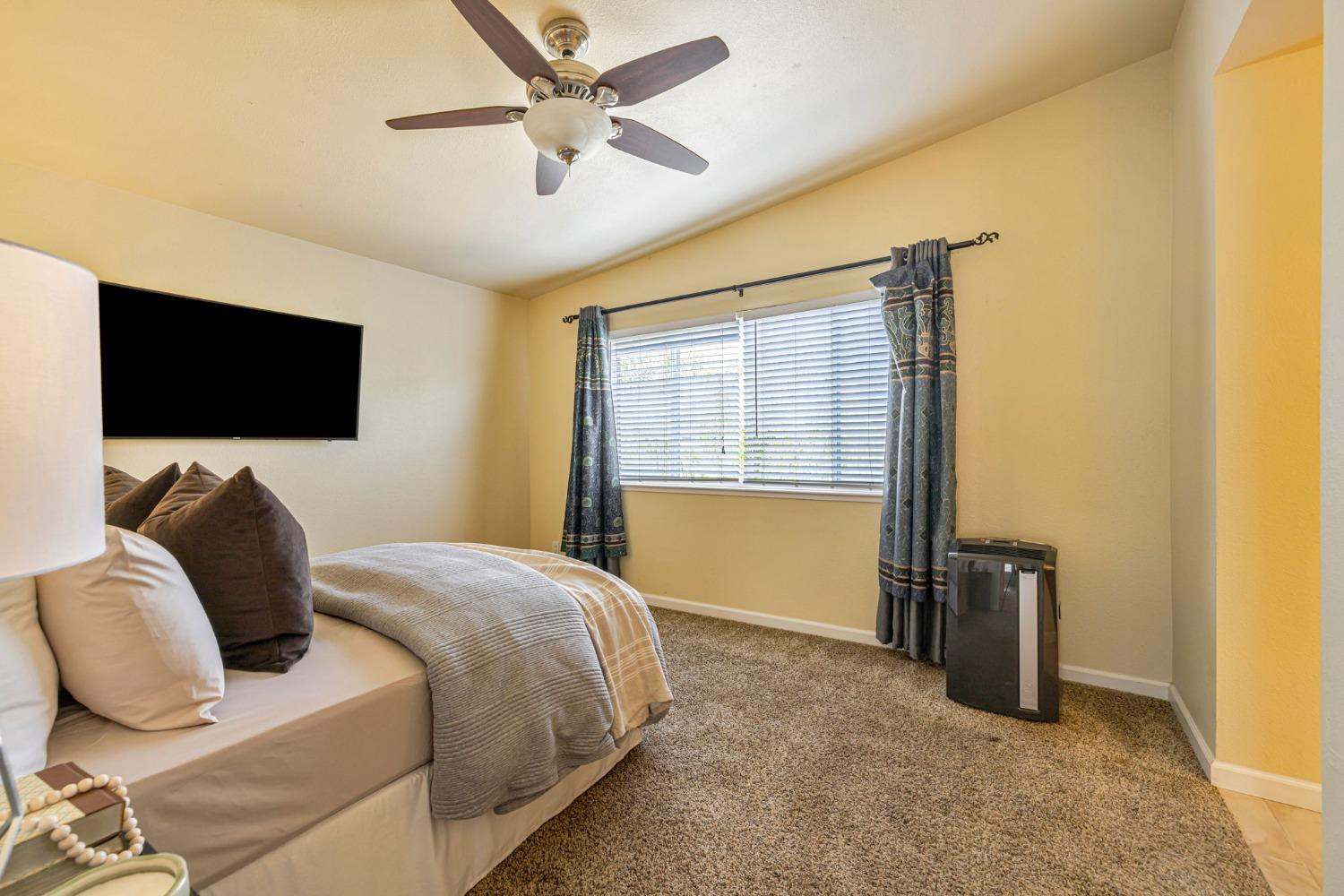 Detail Gallery Image 56 of 68 For 4332 Oxwood Dr, Sacramento,  CA 95826 - 4 Beds | 2/1 Baths