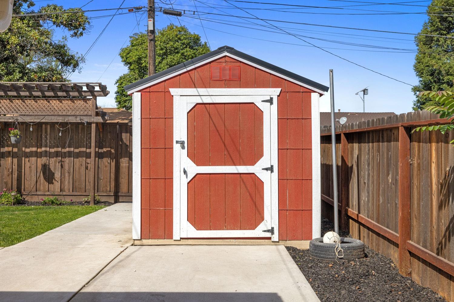 Detail Gallery Image 33 of 41 For 2017 Winning Ave, Modesto,  CA 95350 - 3 Beds | 1 Baths