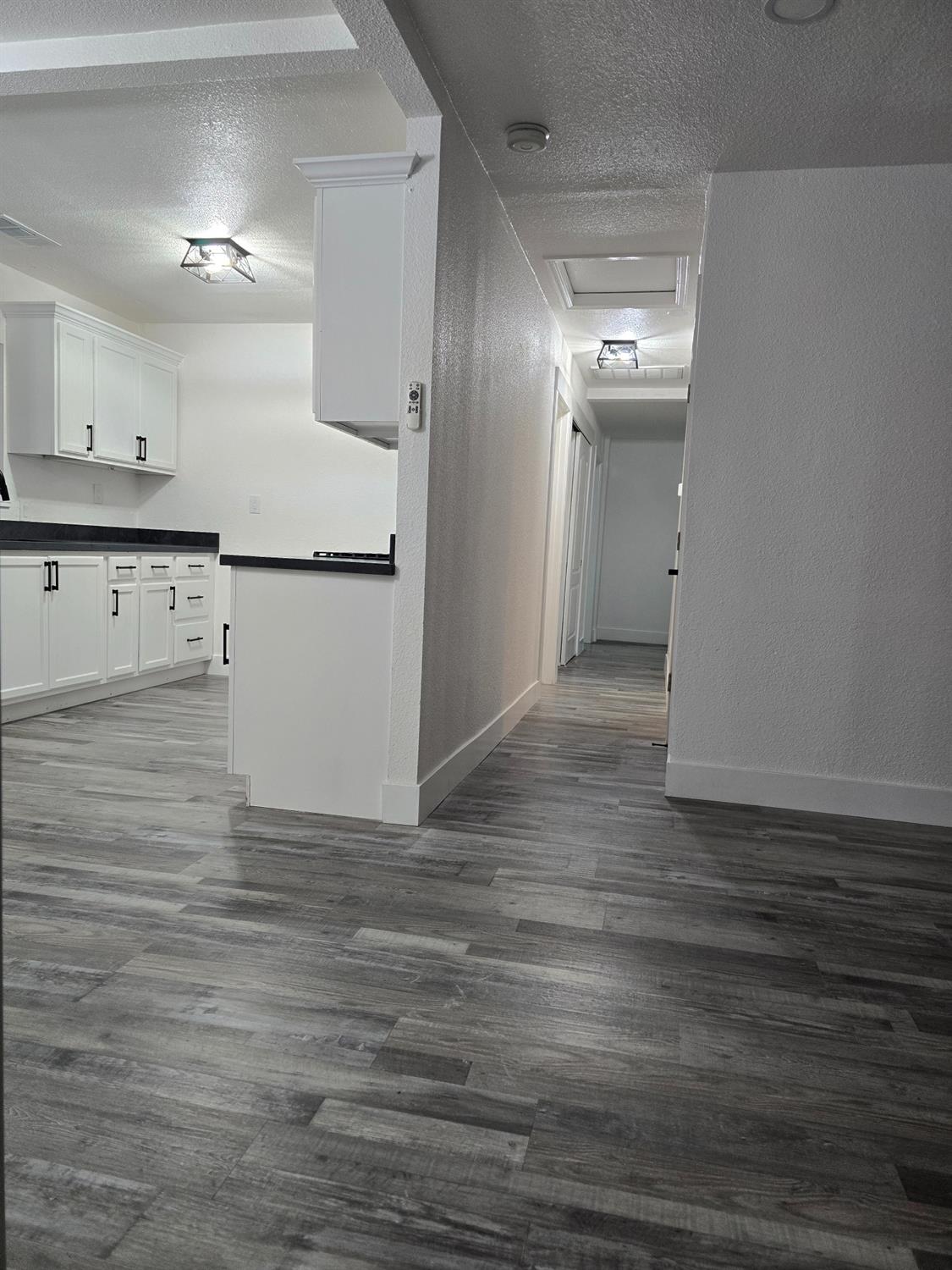 Detail Gallery Image 4 of 21 For 730 E Clay St, Stockton,  CA 95206 - 3 Beds | 1 Baths