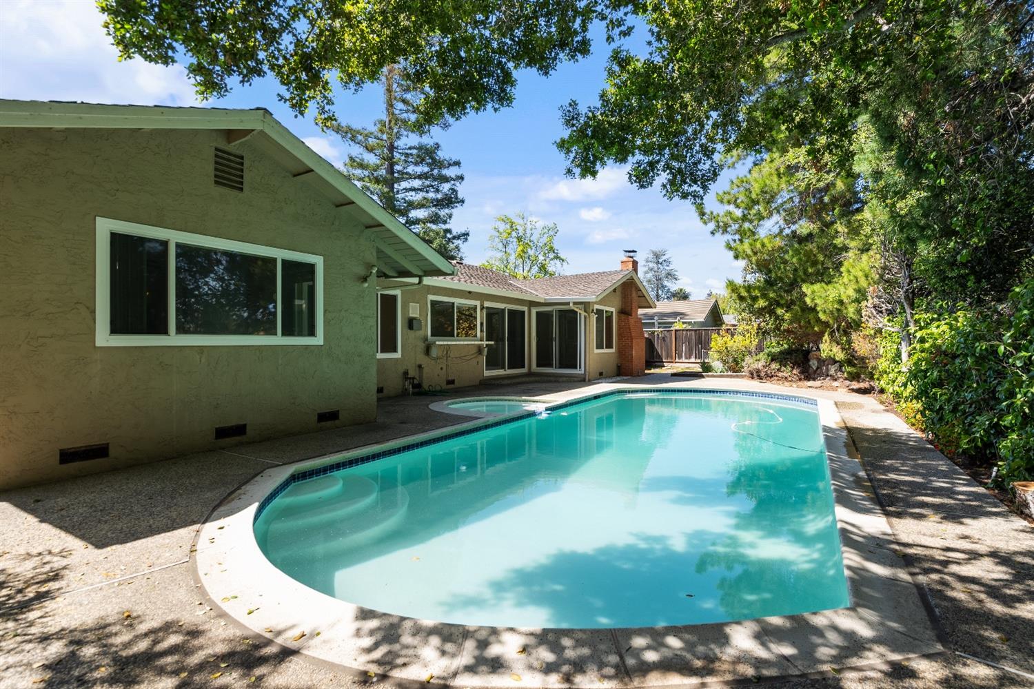 Detail Gallery Image 63 of 86 For 1365 Bright Oaks Ct, Los Altos,  CA 94024 - 4 Beds | 2 Baths
