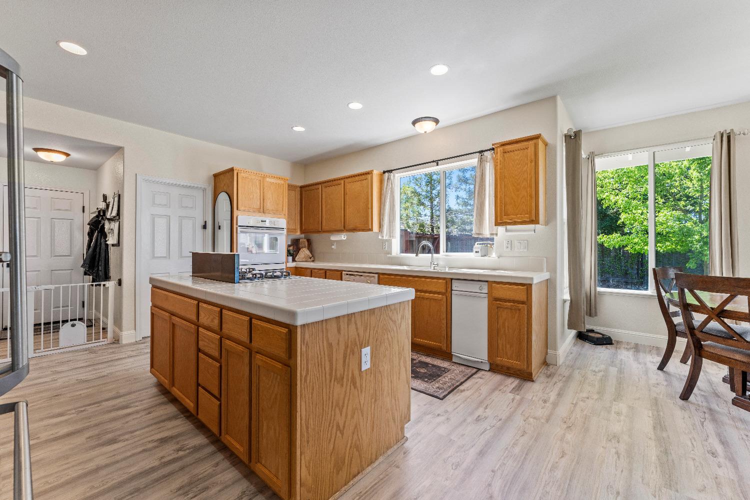Detail Gallery Image 60 of 85 For 3521 Foxmore Ln, Rescue,  CA 95672 - 5 Beds | 3/1 Baths