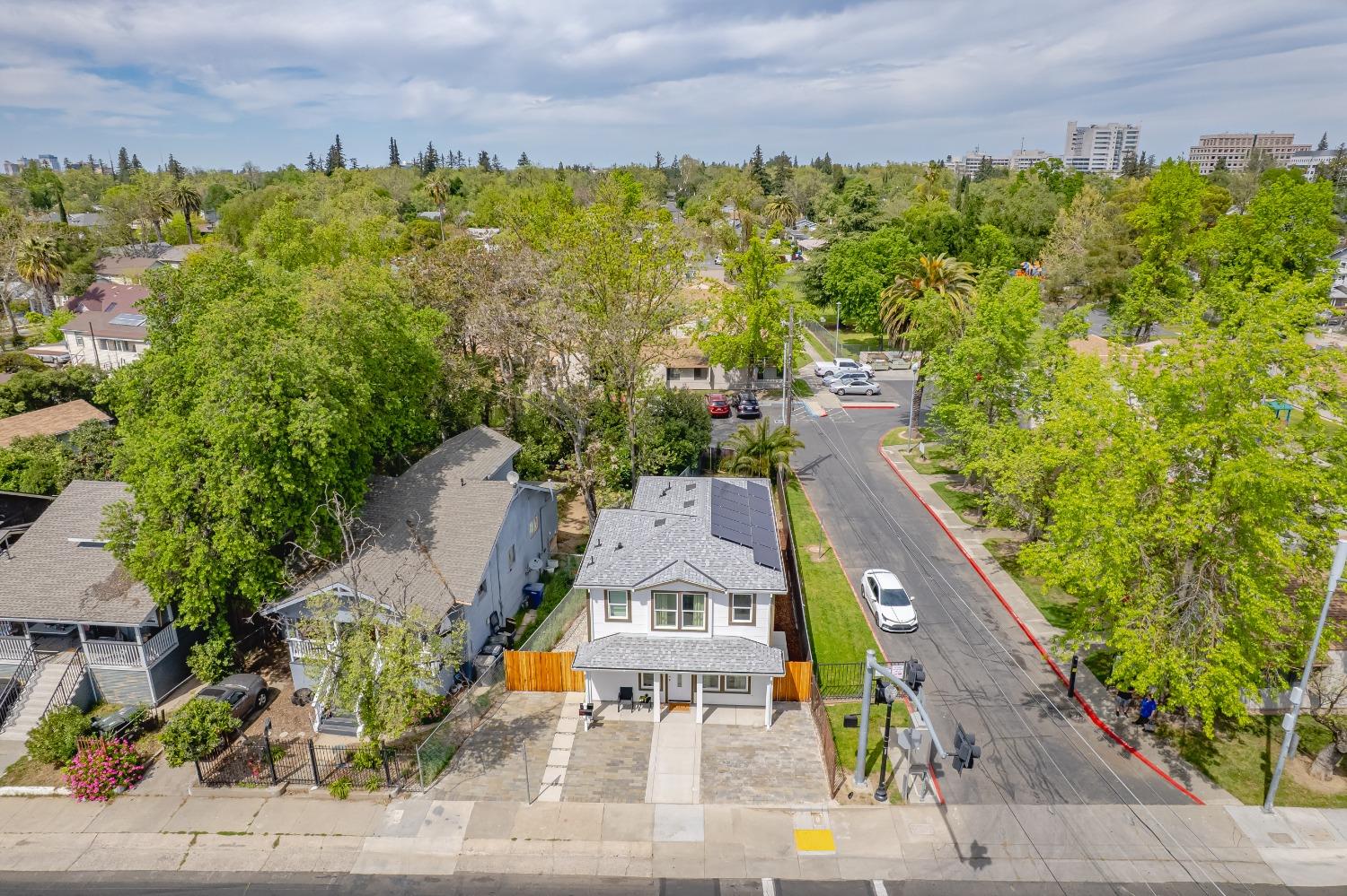 Detail Gallery Image 57 of 65 For 4017 Broadway, Sacramento,  CA 95817 - 4 Beds | 3/1 Baths