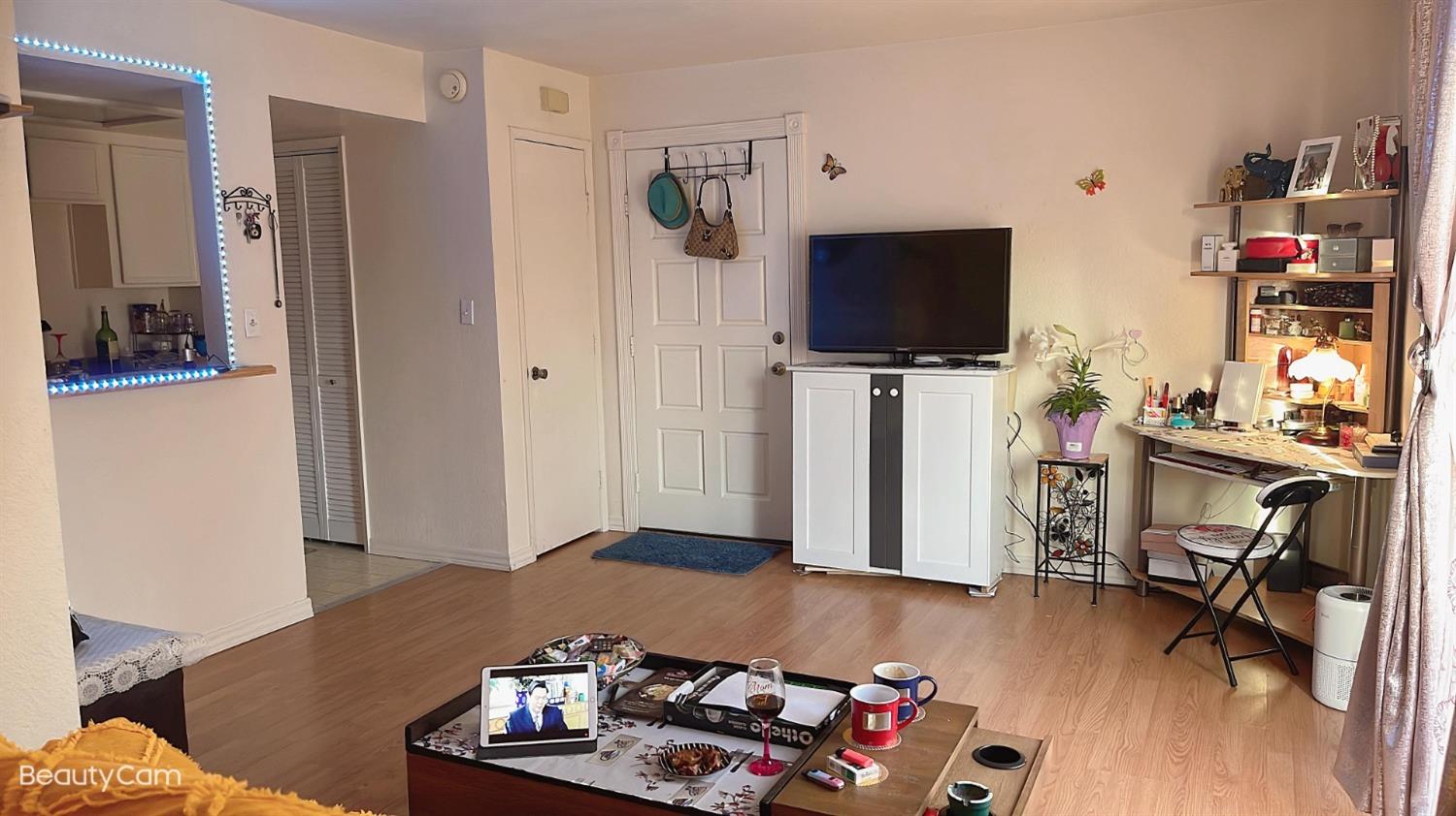Detail Gallery Image 3 of 21 For 3701 Colonial Dr #68,  Modesto,  CA 95356 - 1 Beds | 1 Baths