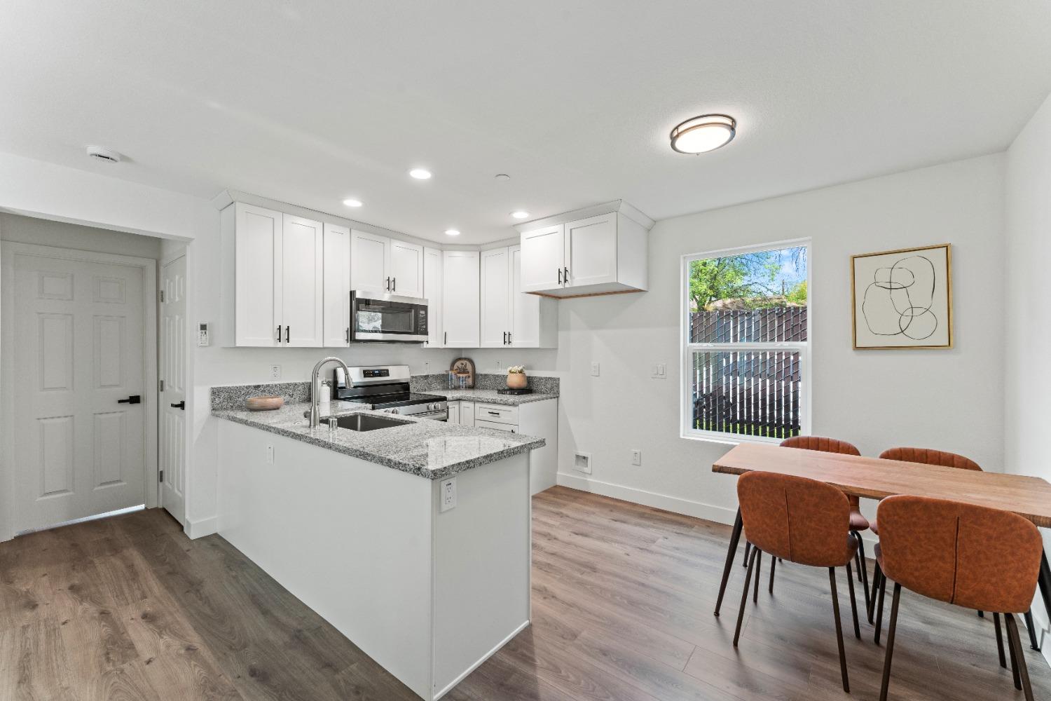 Detail Gallery Image 40 of 65 For 4017 Broadway, Sacramento,  CA 95817 - 4 Beds | 3/1 Baths