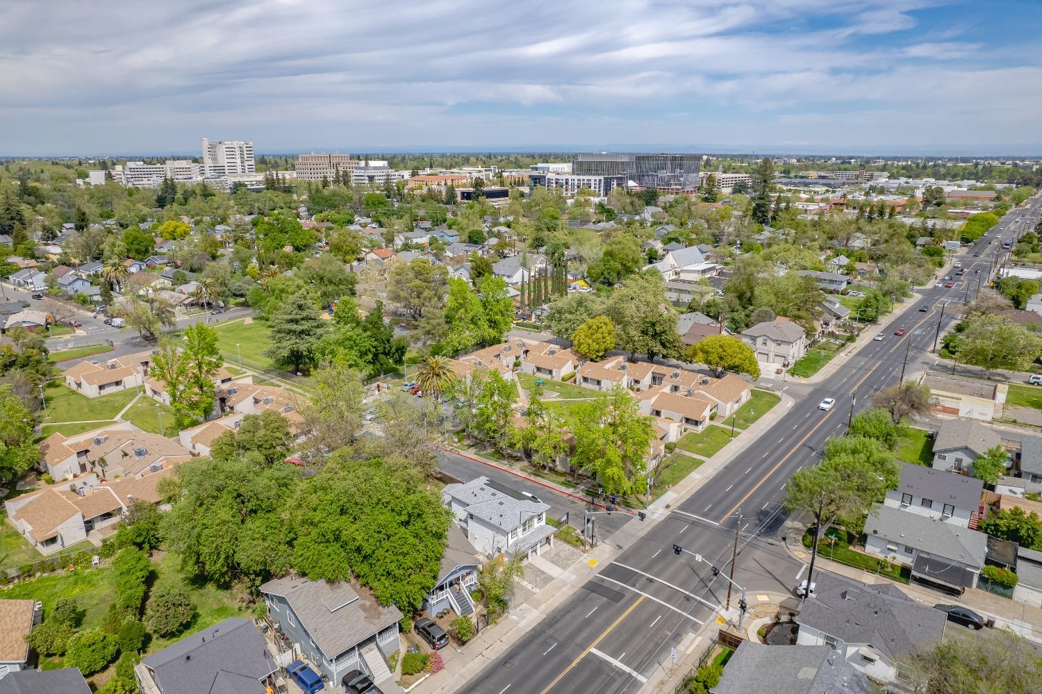 Detail Gallery Image 56 of 65 For 4017 Broadway, Sacramento,  CA 95817 - 4 Beds | 3/1 Baths