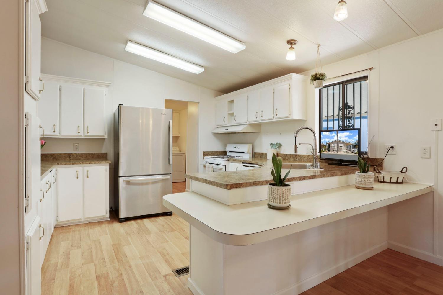 Detail Gallery Image 8 of 42 For 6706 Tam O Shanter Dr 96, Stockton,  CA 95210 - 3 Beds | 2 Baths