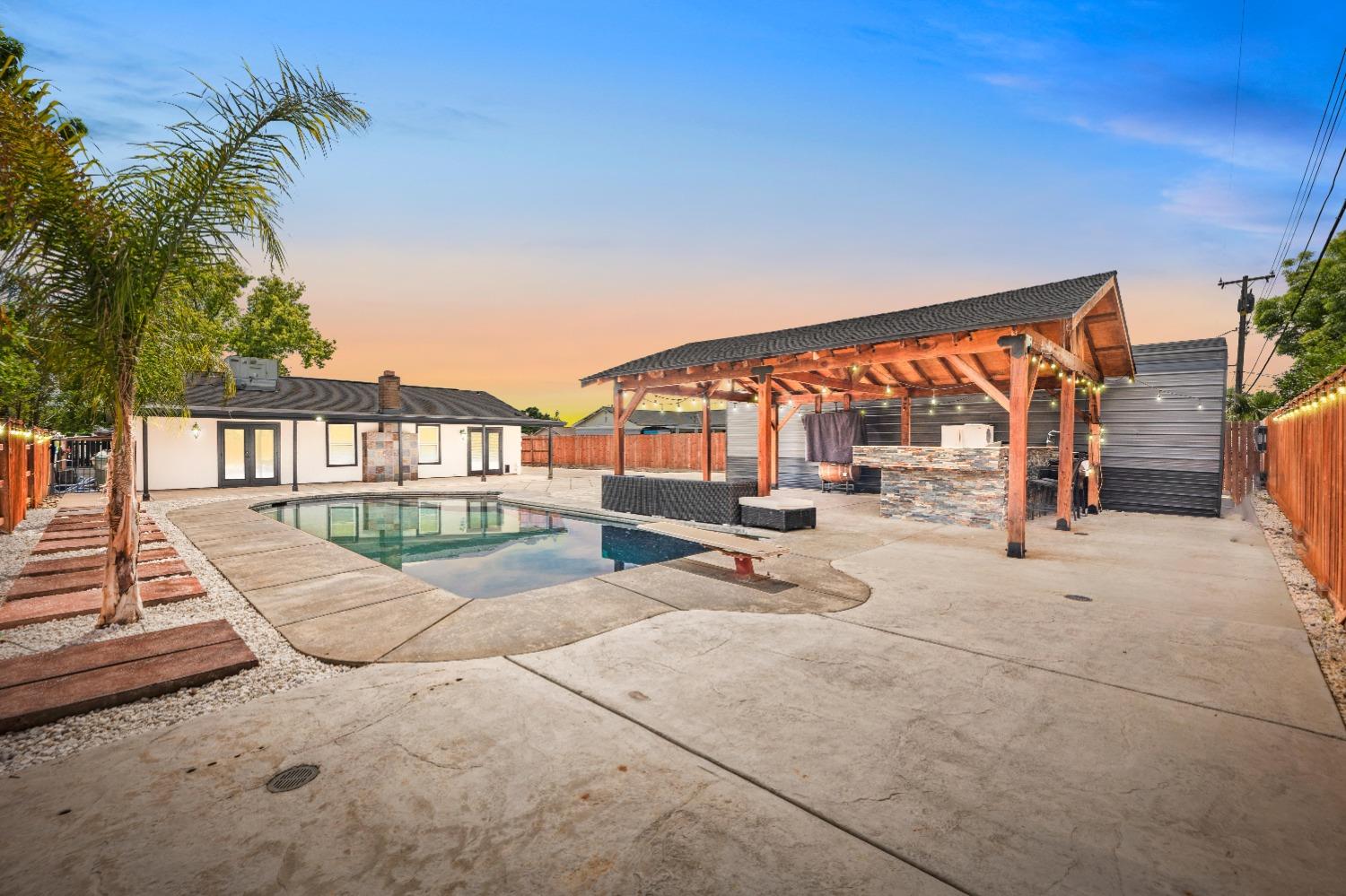 Willis Avenue, Rio Linda, California image 2