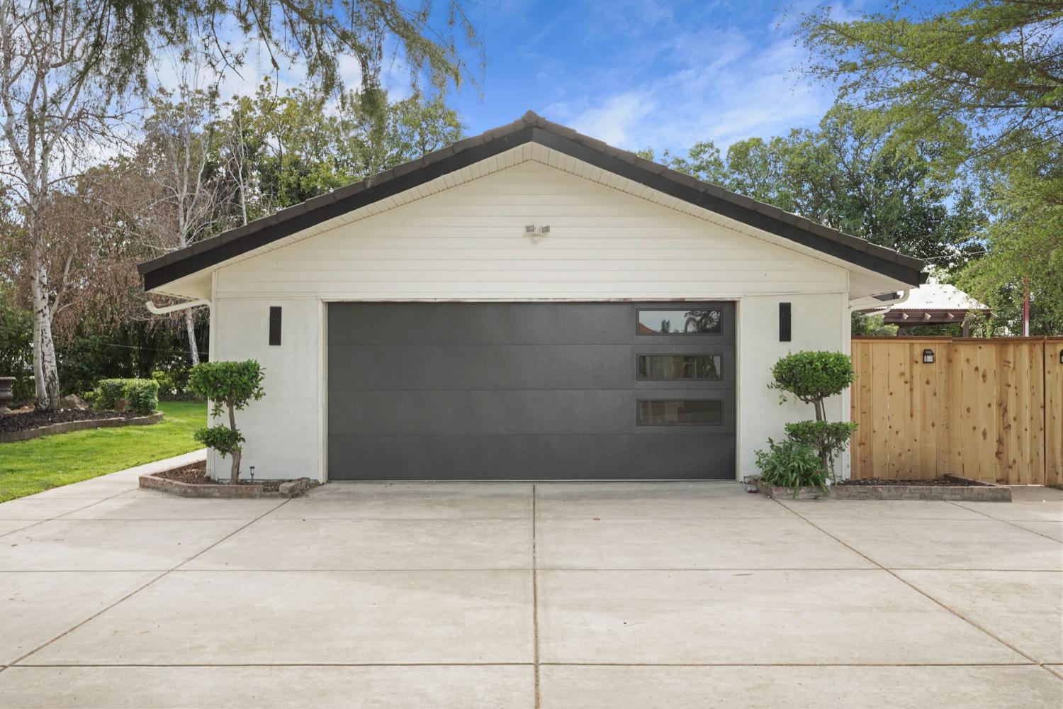 Detail Gallery Image 1 of 1 For 5989 East State Route 26, Stockton,  CA 95215 - 4 Beds | 2 Baths