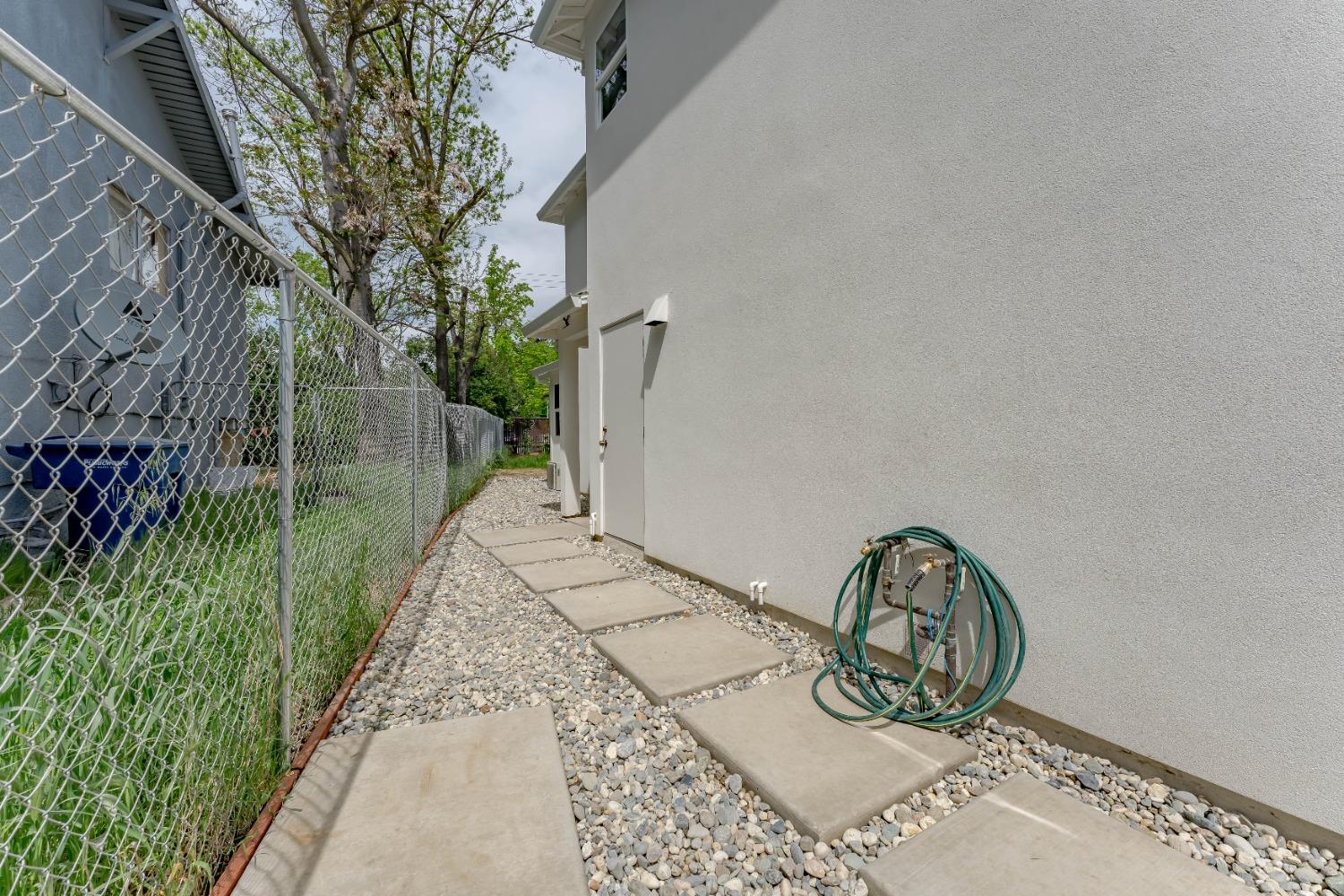 Detail Gallery Image 34 of 65 For 4017 Broadway, Sacramento,  CA 95817 - 4 Beds | 3/1 Baths