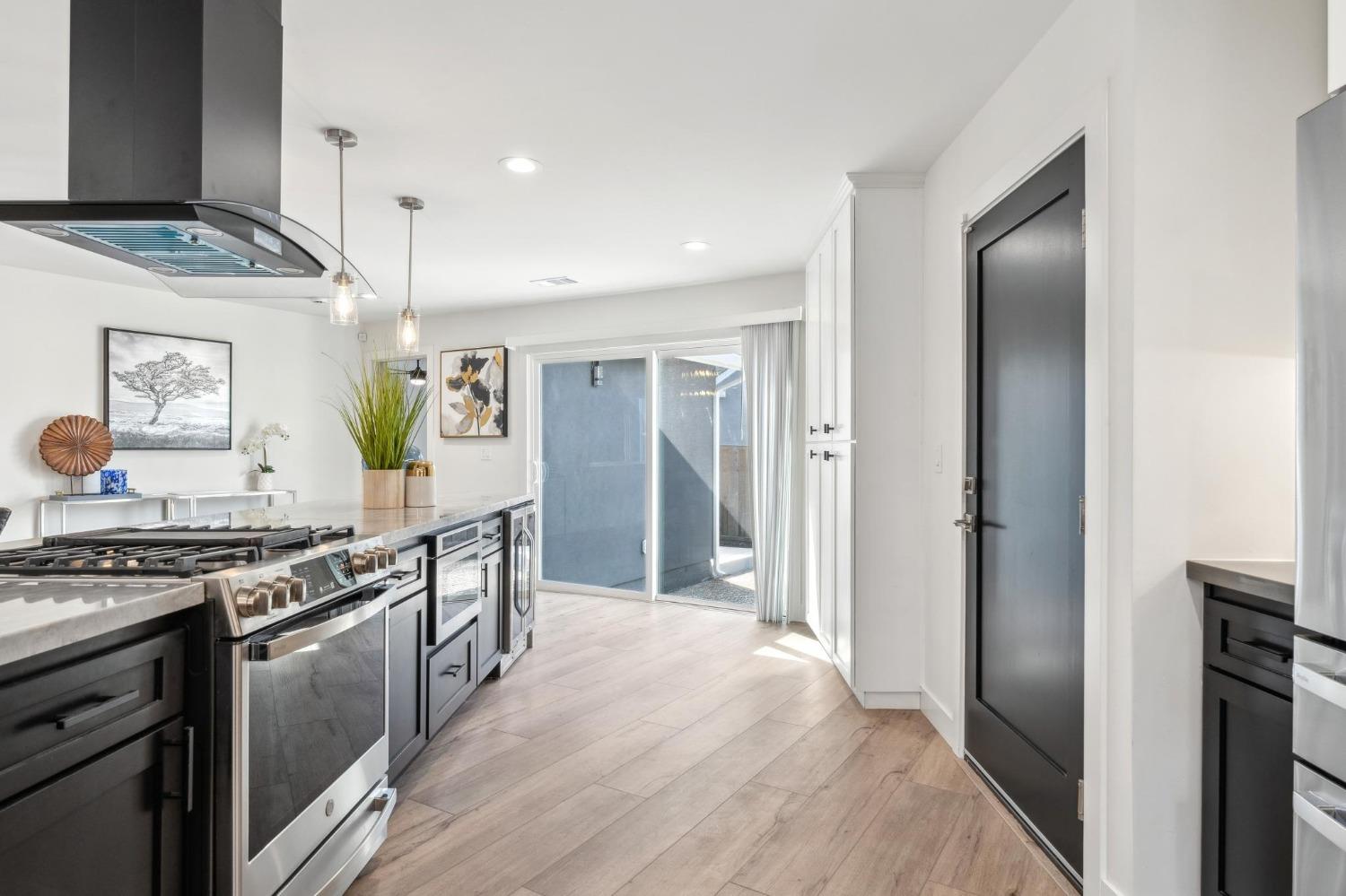 Detail Gallery Image 24 of 71 For 12801 Brookpark Rd, Oakland,  CA 94619 - 4 Beds | 2 Baths