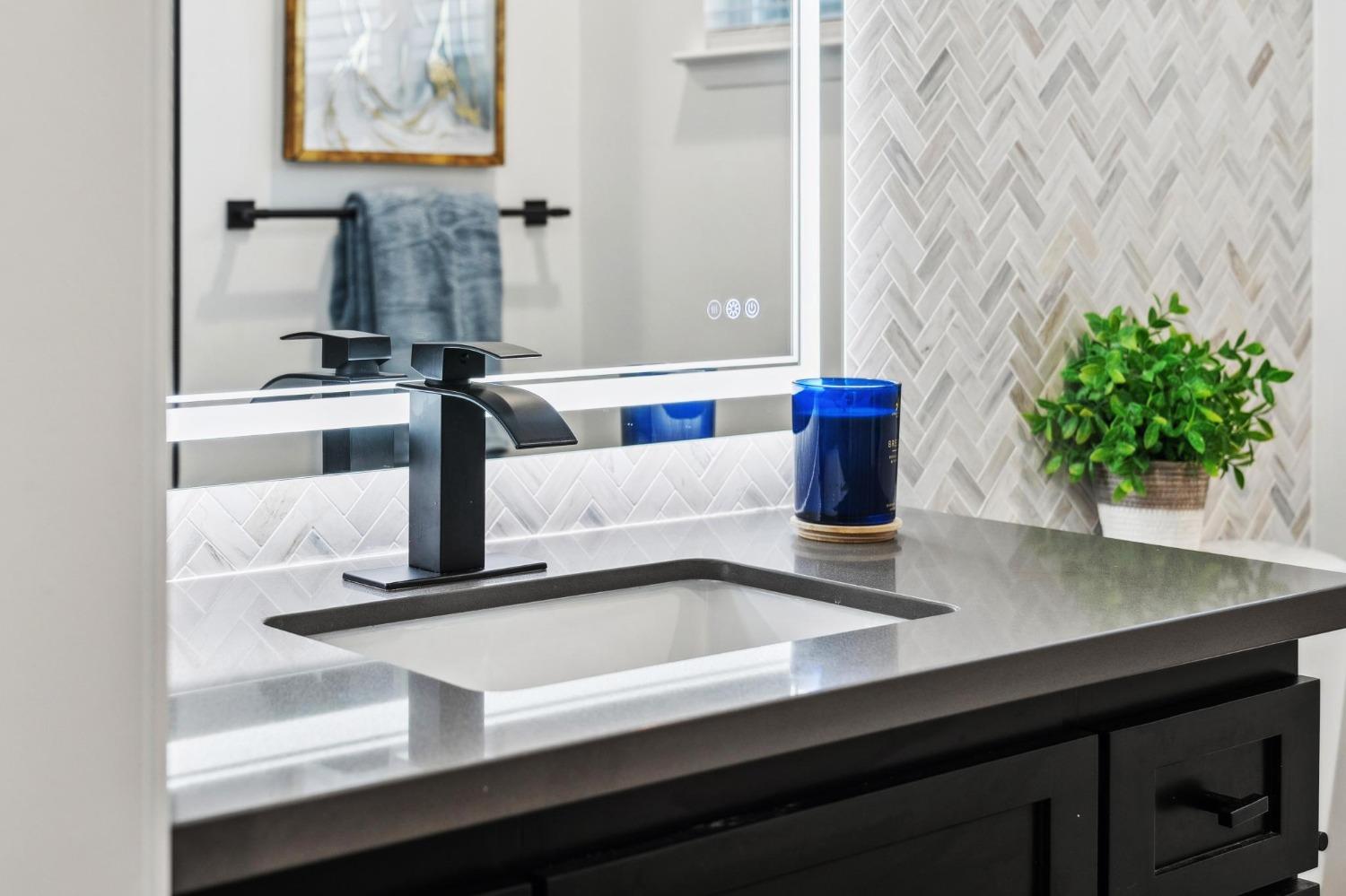 Detail Gallery Image 36 of 71 For 12801 Brookpark Rd, Oakland,  CA 94619 - 4 Beds | 2 Baths