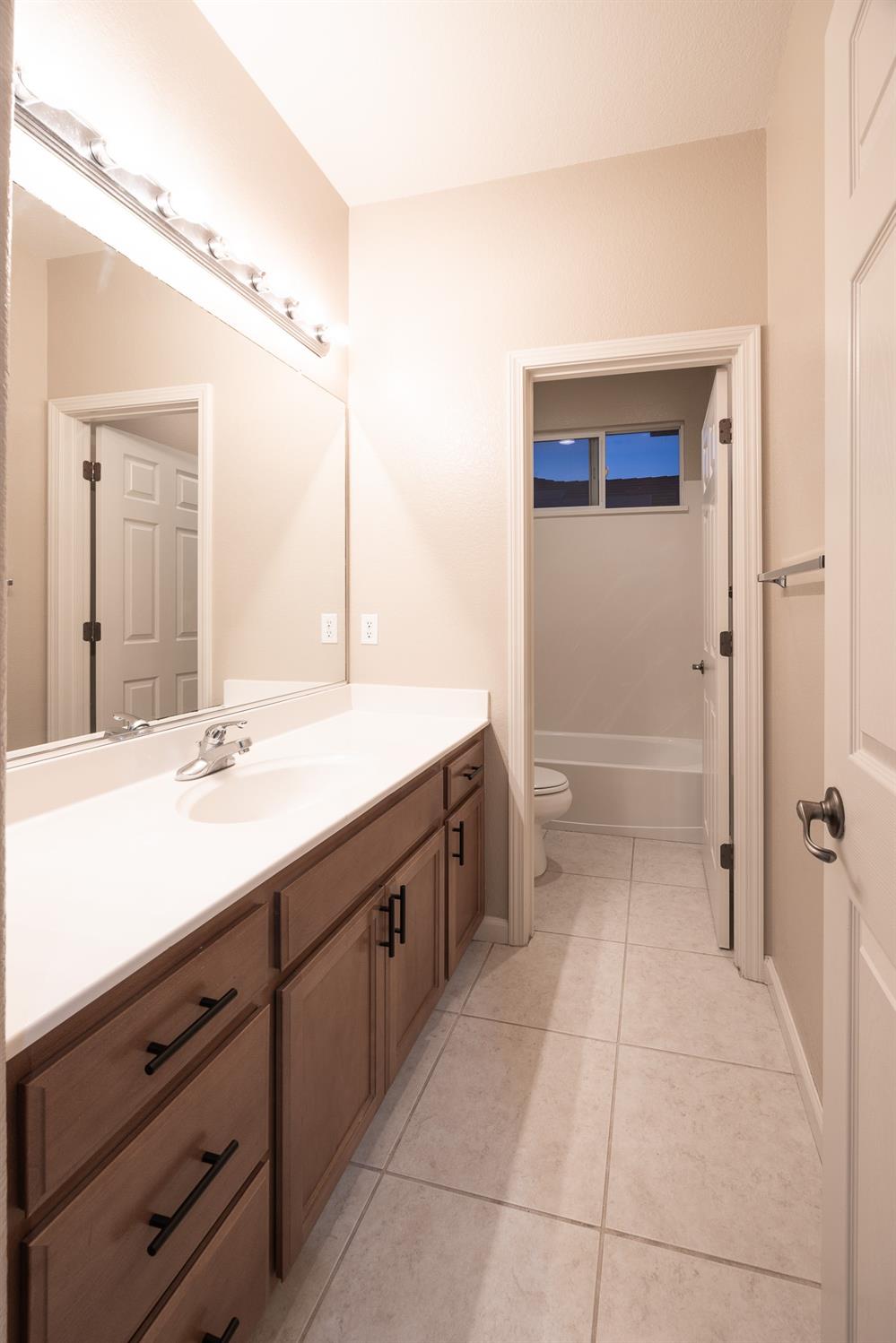 Detail Gallery Image 50 of 61 For 16259 Adobe Way, Lathrop,  CA 95330 - 4 Beds | 3 Baths