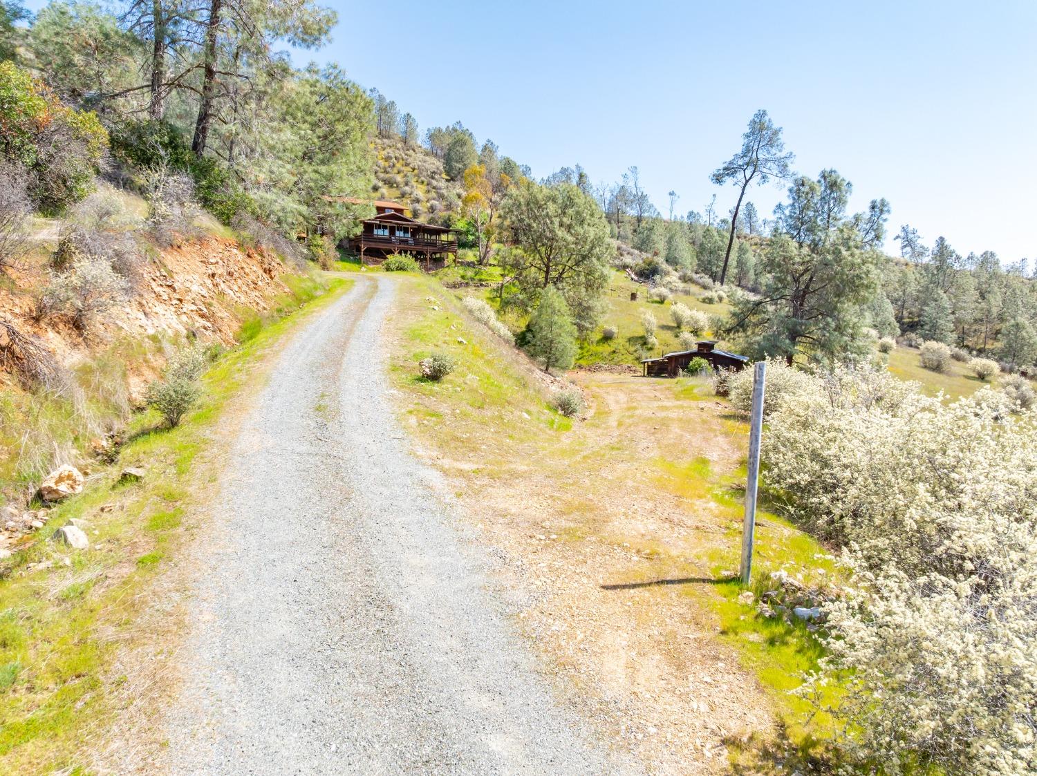 Detail Gallery Image 16 of 71 For 9000 Six Bit Ranch Rd, Chinese Camp,  CA 95309 - 3 Beds | 2 Baths