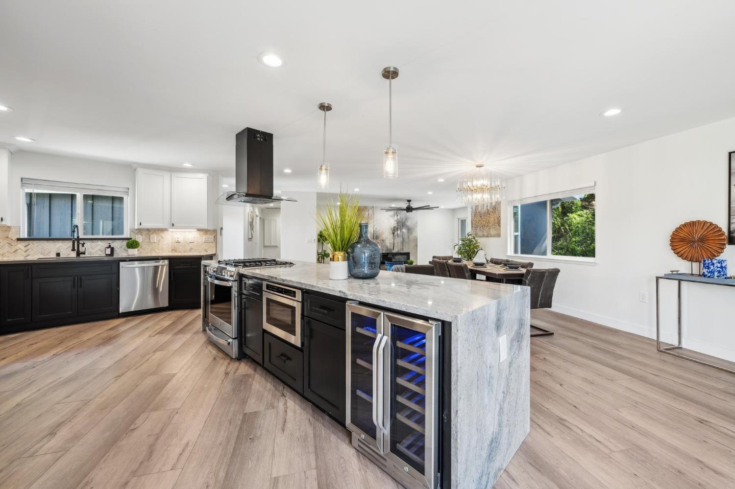 Detail Gallery Image 19 of 71 For 12801 Brookpark Rd, Oakland,  CA 94619 - 4 Beds | 2 Baths
