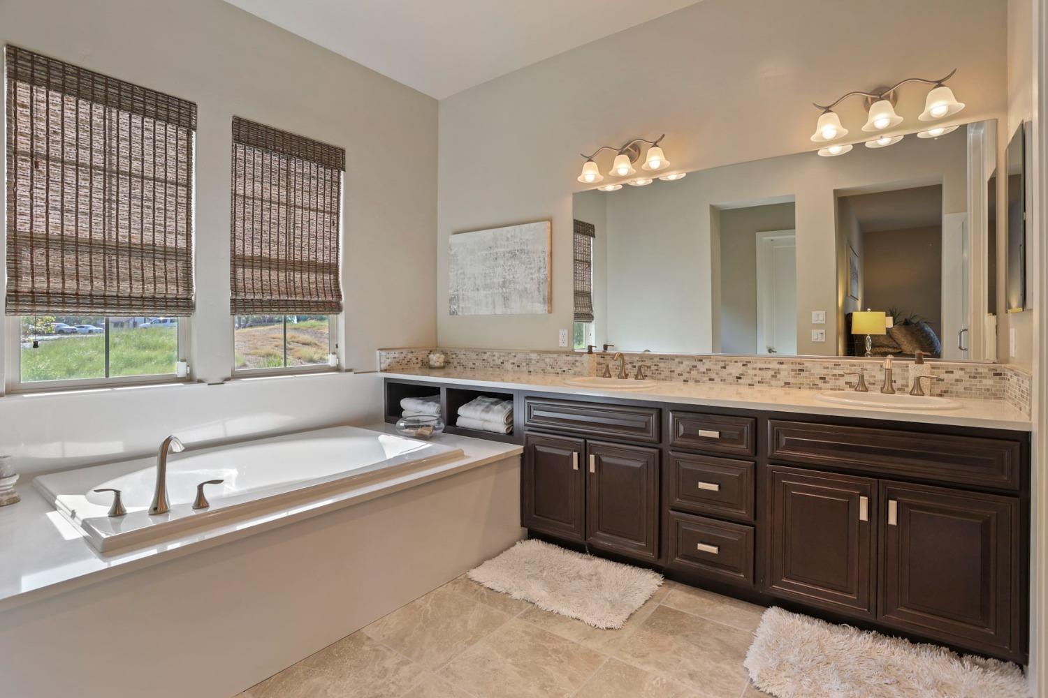 Detail Gallery Image 31 of 70 For 14928 Retreats Trail Ct, Rancho Murieta,  CA 95683 - 4 Beds | 3/1 Baths