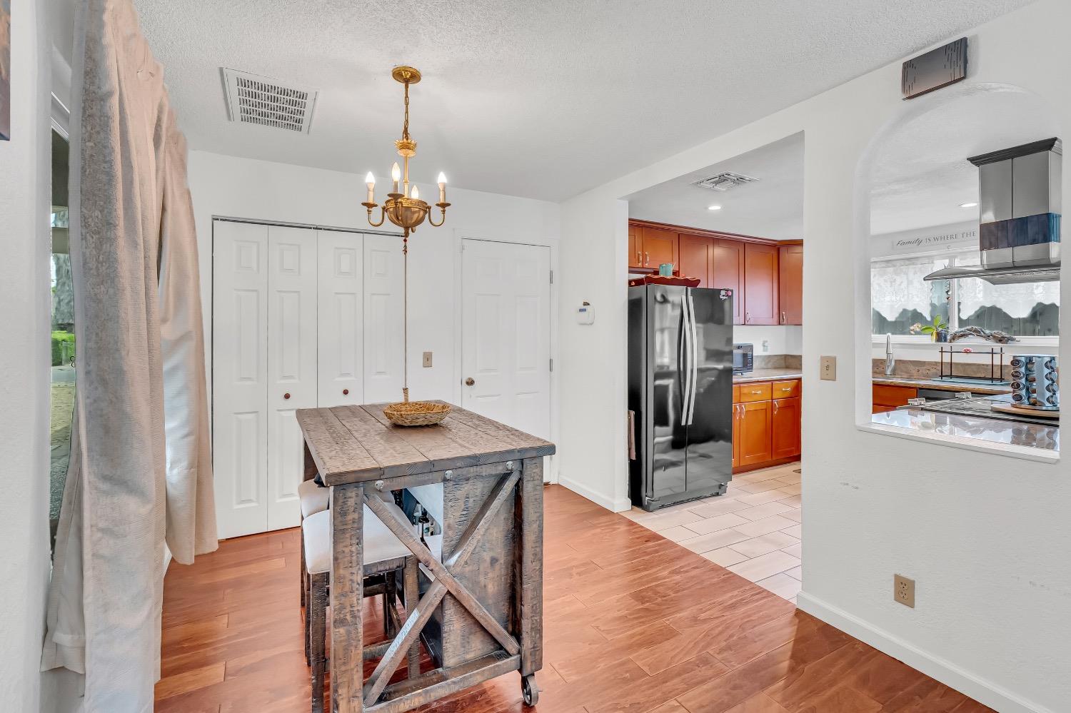 Detail Gallery Image 13 of 40 For 9553 Helio Dr, Sacramento,  CA 95827 - 4 Beds | 2 Baths