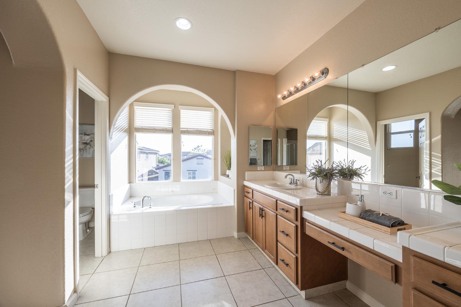 Detail Gallery Image 42 of 61 For 16259 Adobe Way, Lathrop,  CA 95330 - 4 Beds | 3 Baths