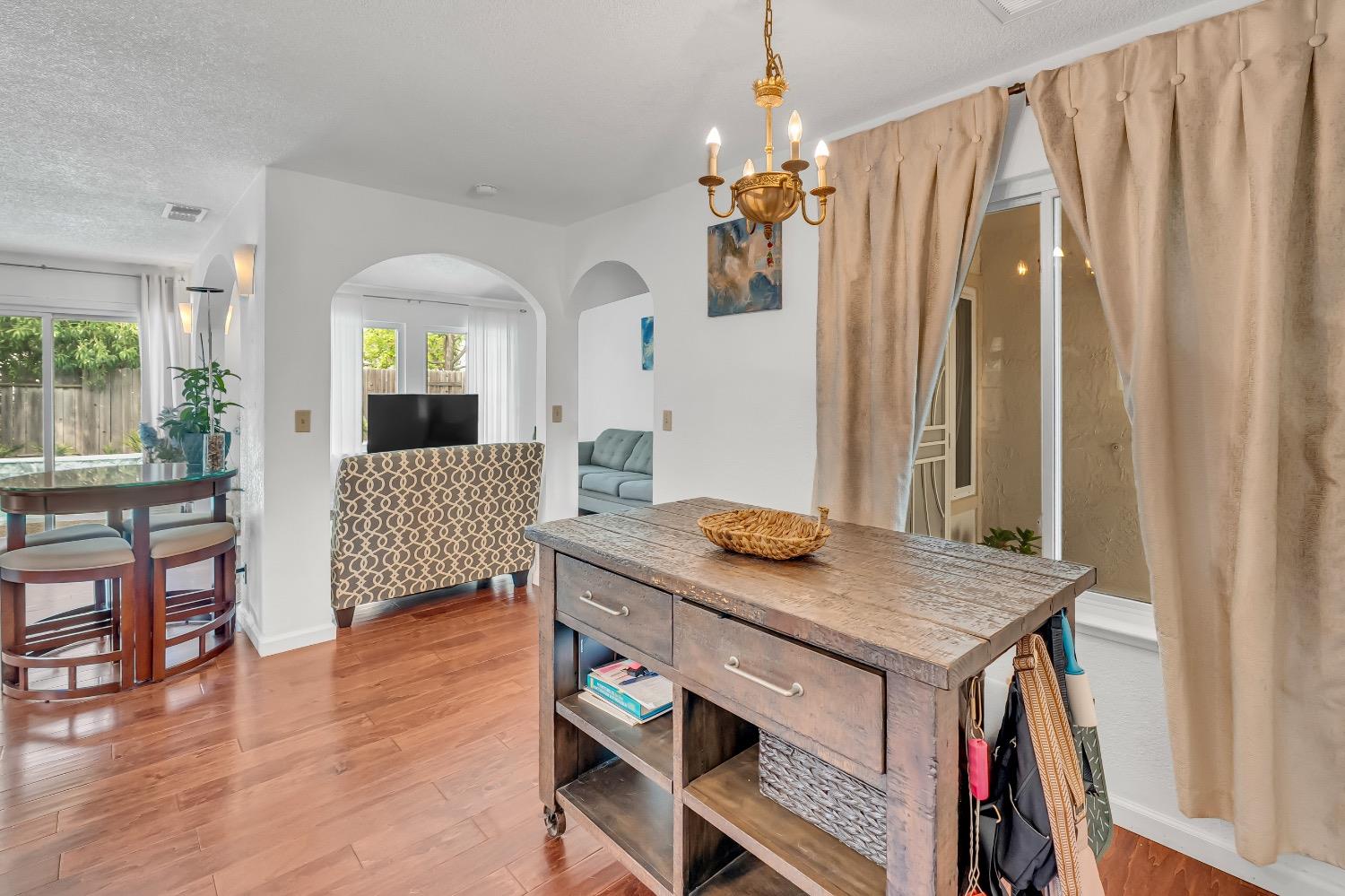 Detail Gallery Image 14 of 40 For 9553 Helio Dr, Sacramento,  CA 95827 - 4 Beds | 2 Baths