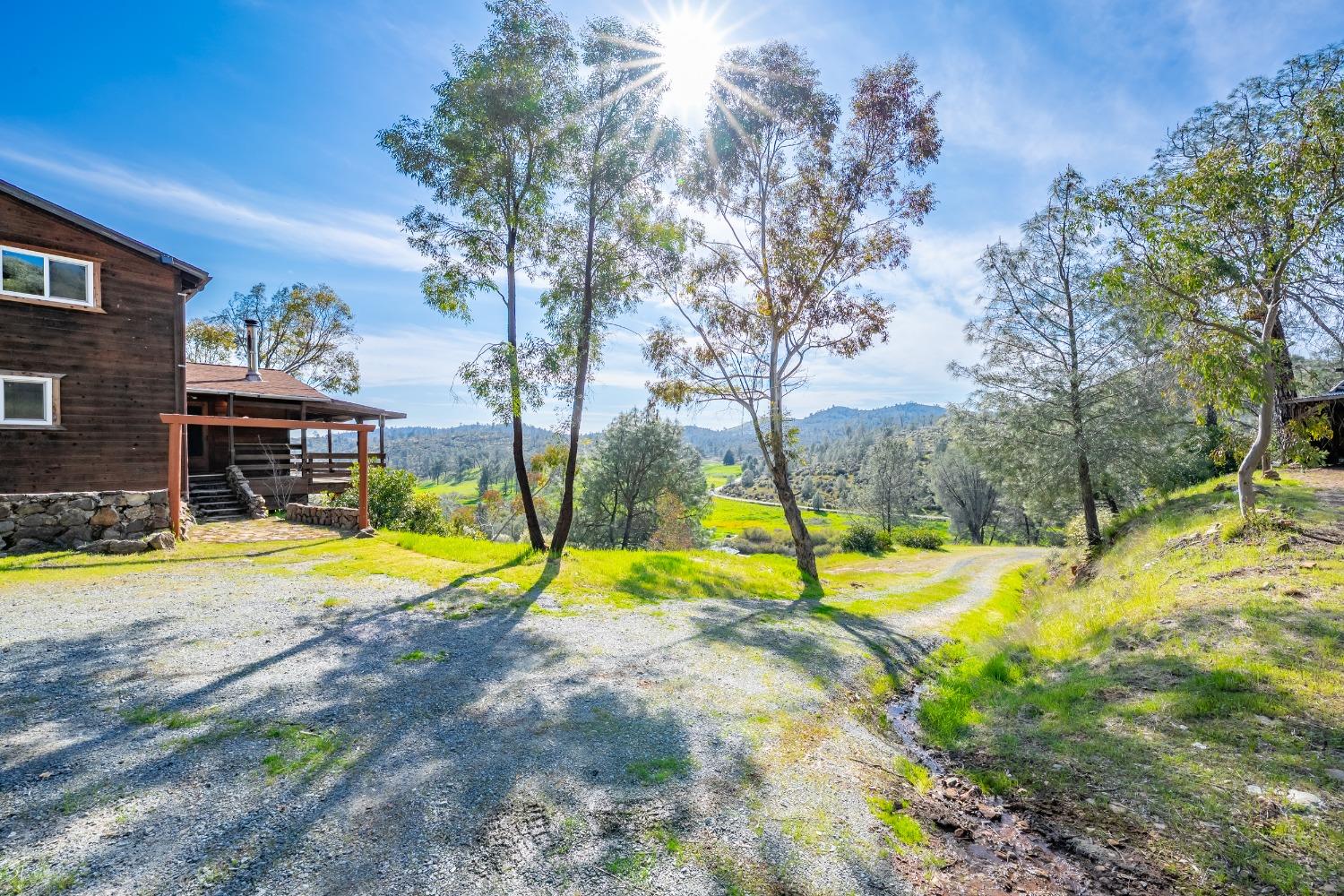 Detail Gallery Image 9 of 71 For 9000 Six Bit Ranch Rd, Chinese Camp,  CA 95309 - 3 Beds | 2 Baths