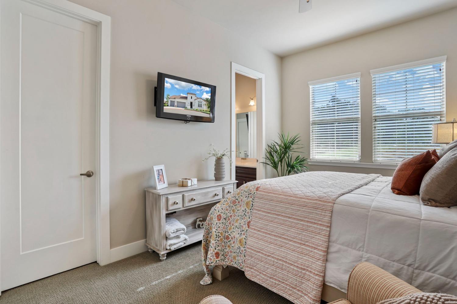 Detail Gallery Image 19 of 70 For 14928 Retreats Trail Ct, Rancho Murieta,  CA 95683 - 4 Beds | 3/1 Baths