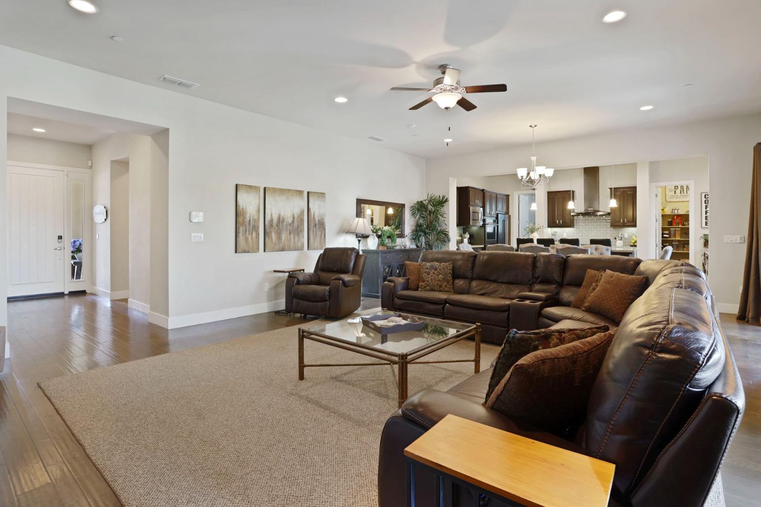 Detail Gallery Image 37 of 70 For 14928 Retreats Trail Ct, Rancho Murieta,  CA 95683 - 4 Beds | 3/1 Baths