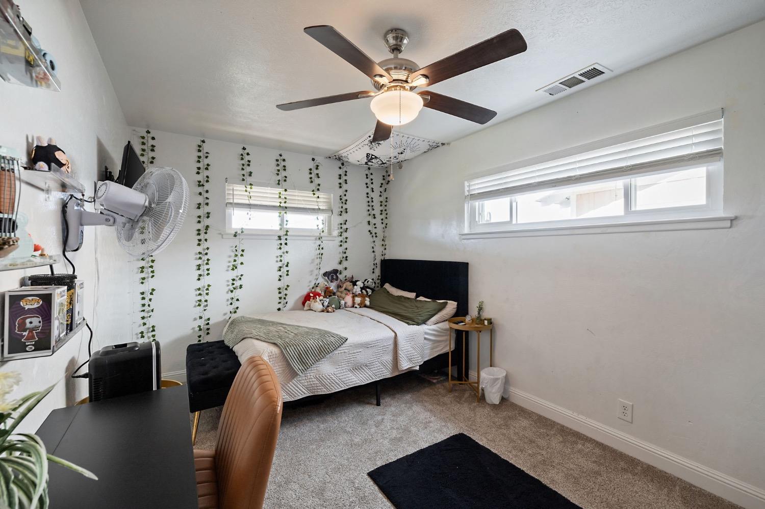 Detail Gallery Image 12 of 22 For 1420 Roberts Ave, Madera,  CA 93637 - 4 Beds | 2 Baths