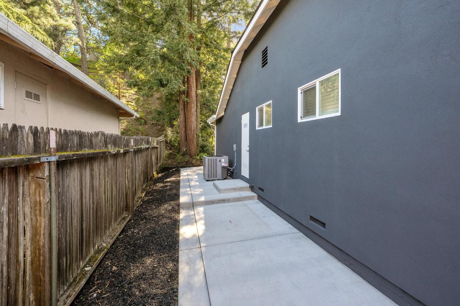 Detail Gallery Image 65 of 71 For 12801 Brookpark Rd, Oakland,  CA 94619 - 4 Beds | 2 Baths