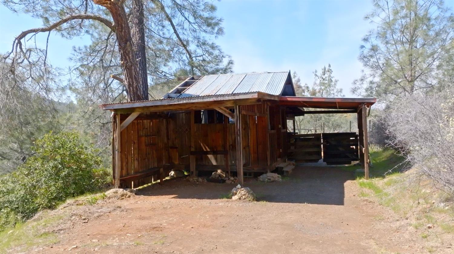 Detail Gallery Image 15 of 71 For 9000 Six Bit Ranch Rd, Chinese Camp,  CA 95309 - 3 Beds | 2 Baths