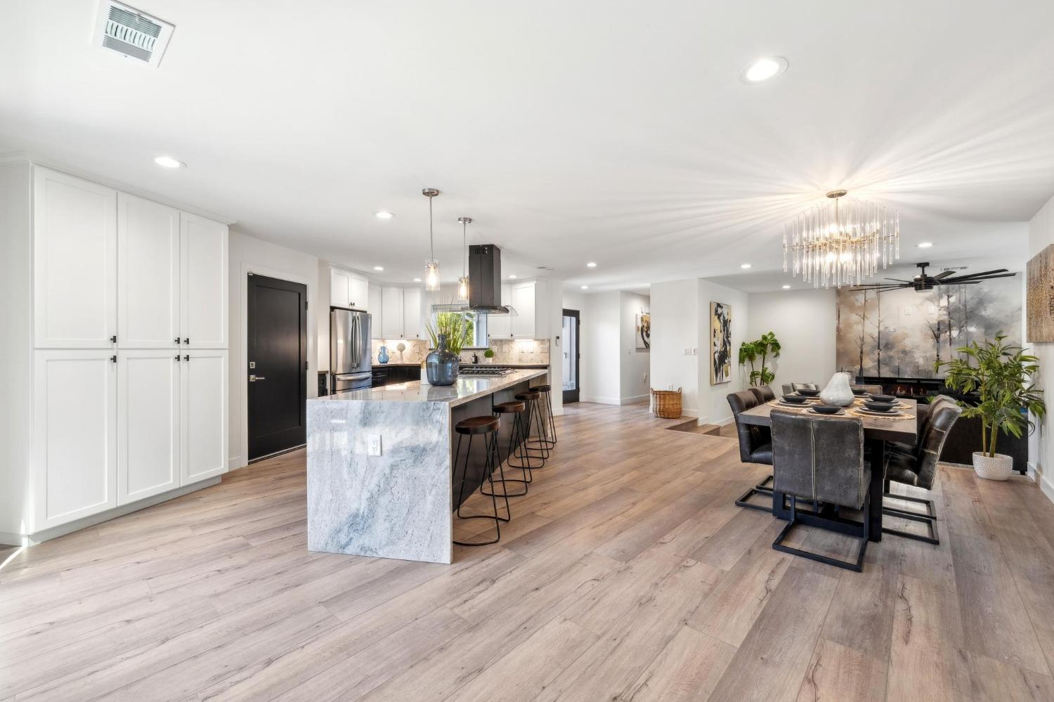 Detail Gallery Image 17 of 71 For 12801 Brookpark Rd, Oakland,  CA 94619 - 4 Beds | 2 Baths
