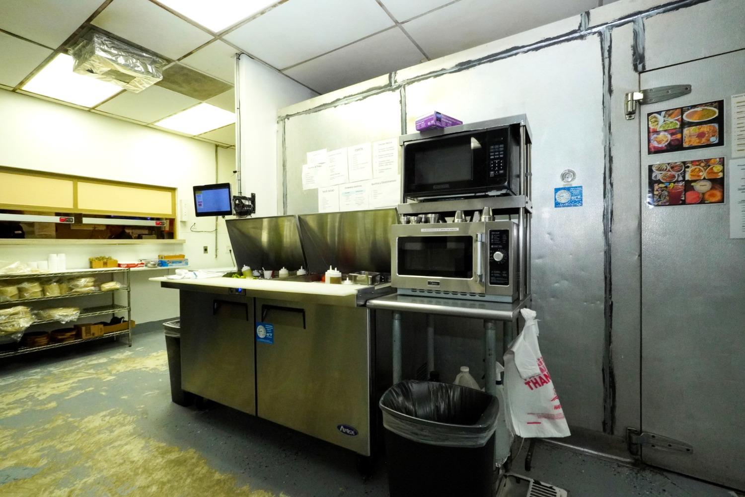 Detail Gallery Image 11 of 12 For 3050 W Shaw Ave #111,  Fresno,  CA 93711 - – Beds | – Baths