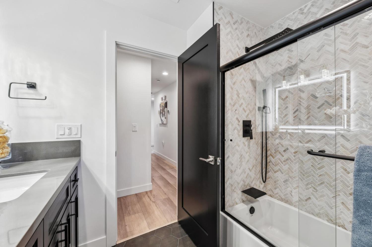 Detail Gallery Image 49 of 71 For 12801 Brookpark Rd, Oakland,  CA 94619 - 4 Beds | 2 Baths