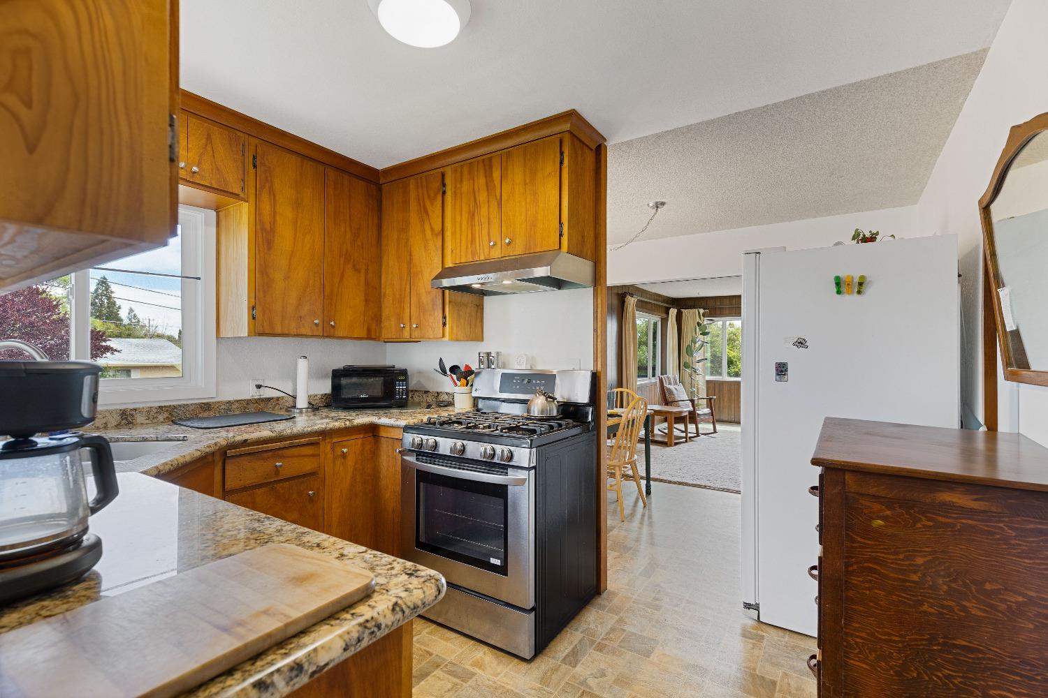 Tierra Way, Auburn, California image 16